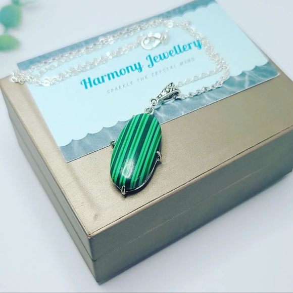 Malachite lab created pendant - Picture 3 of 4